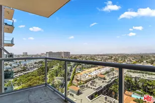 13700 Marina Pointe Dr, Marina del Rey, CA 90292 - Photo 1