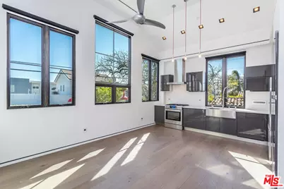 8101 Clinton St, Los Angeles, CA 90048 - Photo 1