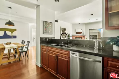 417 S Westmoreland Ave #404, Los Angeles, CA 90020 - Photo 1