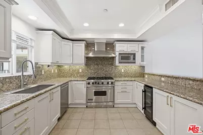 1878 Greenfield Ave #304, Los Angeles, CA 90025 - Photo 1