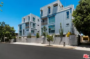 6021 W Beachwood Ln, Los Angeles, CA 90038 - Photo 1