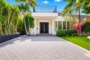 447 S Almont Dr, Beverly Hills, CA 90211 - Photo 1