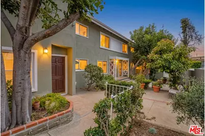 16144 W Sunset Blvd #3, Pacific Palisades, CA 90272 - Photo 1