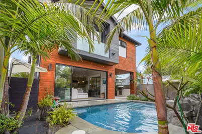 924 Vernon Ave, Venice, CA 90291 - Photo 1