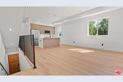 10842 Peach Grove St #2, North Hollywood, CA 91601 - Photo 1