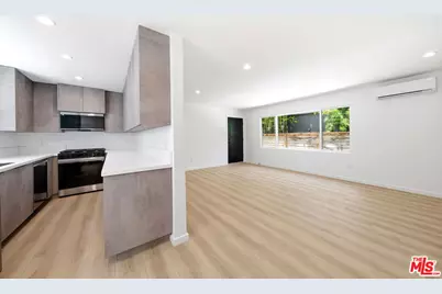 333 6th Ave #B, Venice, CA 90291 - Photo 1