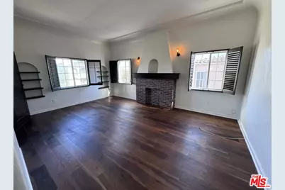 1425 S Curson Ave, Los Angeles, CA 90019 - Photo 1