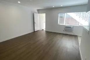 744 Pier Ave, Santa Monica, CA 90405 - Photo 1