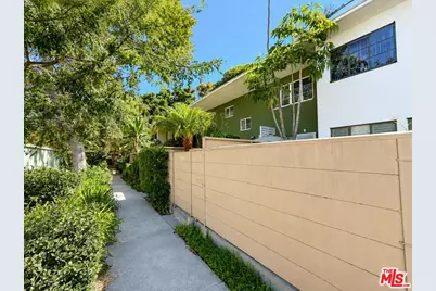 5370 1/2 Village Grn, Los Angeles, CA 90016 - Photo 1