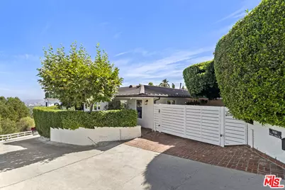 9881 Beverly Grove Dr, Beverly Hills, CA 90210 - Photo 1