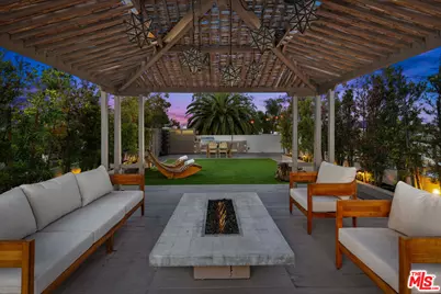 611 Westmount Dr, West Hollywood, CA 90069 - Photo 1