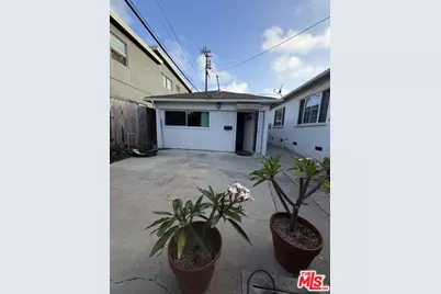 1840 10th Street #C, Santa Monica, CA 90404 - Photo 1