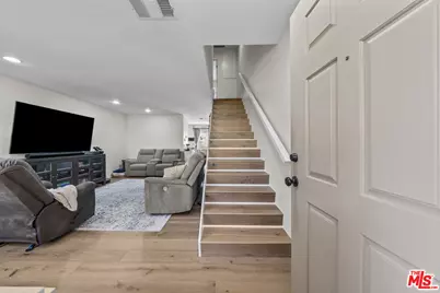 19124 Hamlin St #4, Reseda, CA 91335 - Photo 1