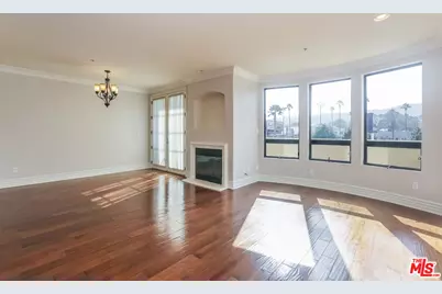 12026 Hoffman St #402, Studio City, CA 91604 - Photo 1