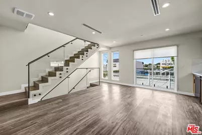 1309 N Sycamore Ave #1/2, Los Angeles, CA 90028 - Photo 1