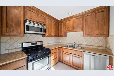 2300 Fox Hills Dr #101, Los Angeles, CA 90064 - Photo 1