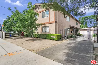 24802 Walnut St, Santa Clarita, CA 91321 - Photo 1