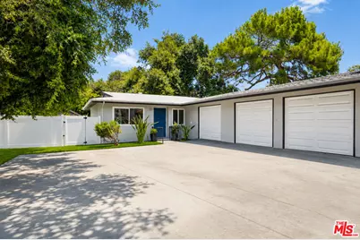 1832 N Summit Ave, Pasadena, CA 91103 - Photo 1