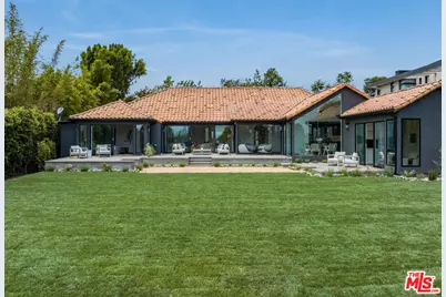 992 Napoli Dr, Pacific Palisades, CA 90272 - Photo 1