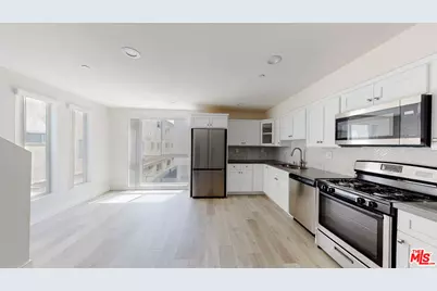 953 N Mariposa Ave #B, Los Angeles, CA 90029 - Photo 1