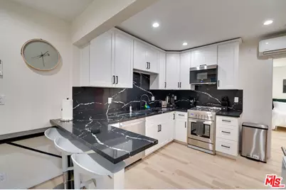 9040 Phyllis Ave #B, West Hollywood, CA 90069 - Photo 1