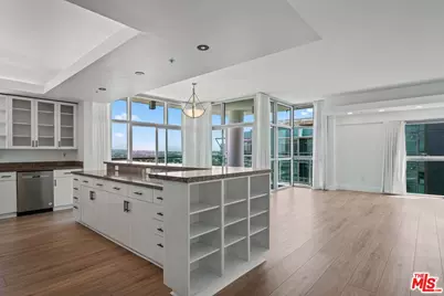 13700 Marina Pointe Dr #1916, Marina del Rey, CA 90292 - Photo 1