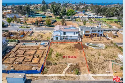 851 Toyopa Dr, Los Angeles, CA 90272 - Photo 1