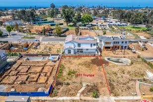 851 Toyopa Dr, Los Angeles, CA 90272 - Photo 1