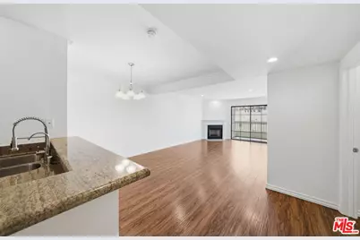 909 N Croft Ave #305, Los Angeles, CA 90069 - Photo 1