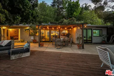 7272 Caverna Dr, Los Angeles, CA 90068 - Photo 1