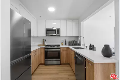 16100 W Sunset Blvd #105, Pacific Palisades, CA 90272 - Photo 1