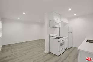 415 Loma Dr, Los Angeles, CA 90017 - Photo 8