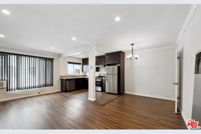 637 N Hayworth Ave #6, Los Angeles, CA 90048 - Photo 1