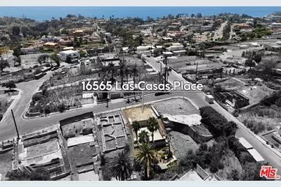 16565 Las Casas Pl, Pacific Palisades, CA 90272 - Photo 1