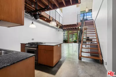 1130 5th Ave, Venice, CA 90291 - Photo 1