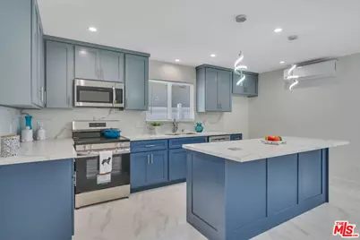 5128 W 133rd St, Hawthorne, CA 90250 - Photo 1