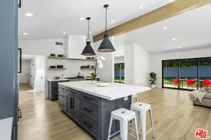 935 N Kenter Ave, Los Angeles, CA 90049 - Photo 1