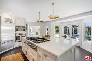 1037 Maroney Ln, Pacific Palisades, CA 90272 - Photo 12