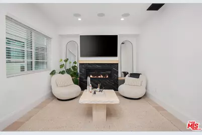 107 S Flores St #1/4, Los Angeles, CA 90048 - Photo 1