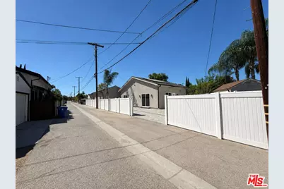 15830 Blackhawk St, Los Angeles, CA 91344 - Photo 1