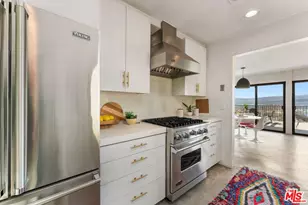 7301 Pacific View Dr, Los Angeles, CA 90068 - Photo 20