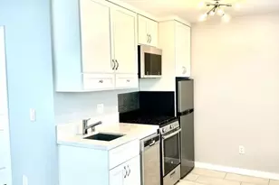 613 S Prairie Ave, Inglewood, CA 90301 - Photo 1