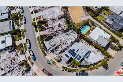 18105 Wakecrest Dr, Malibu, CA 90265 - Photo 1
