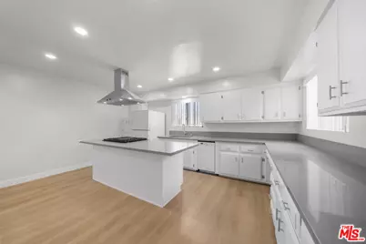 978 S Kenmore Ave ##1, Los Angeles, CA 90006 - Photo 1