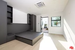 1325 Cabrillo Ave, Venice, CA 90291 - Photo 1
