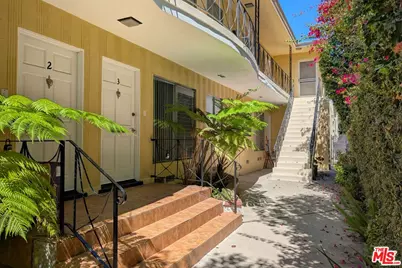 1037 11th St #3, Santa Monica, CA 90403 - Photo 1