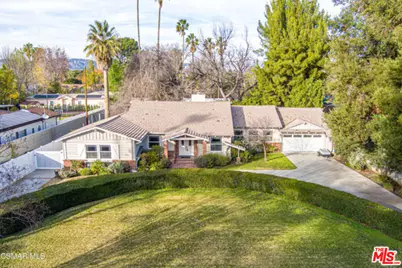 22839 Oxnard St, Woodland Hills, CA 91367 - Photo 1