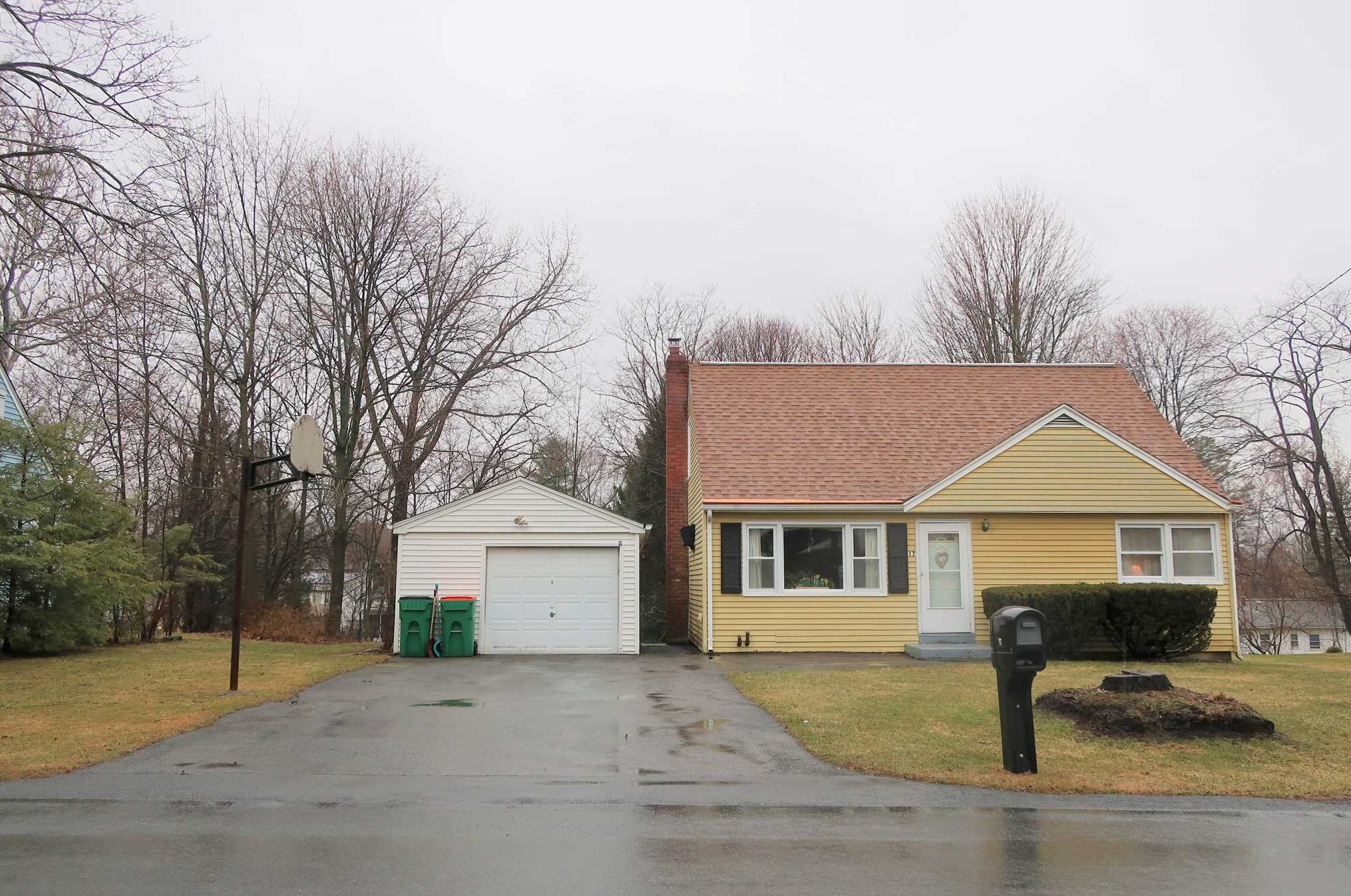 17 Mcalpine Dr, Poughkeepsie, NY 12601