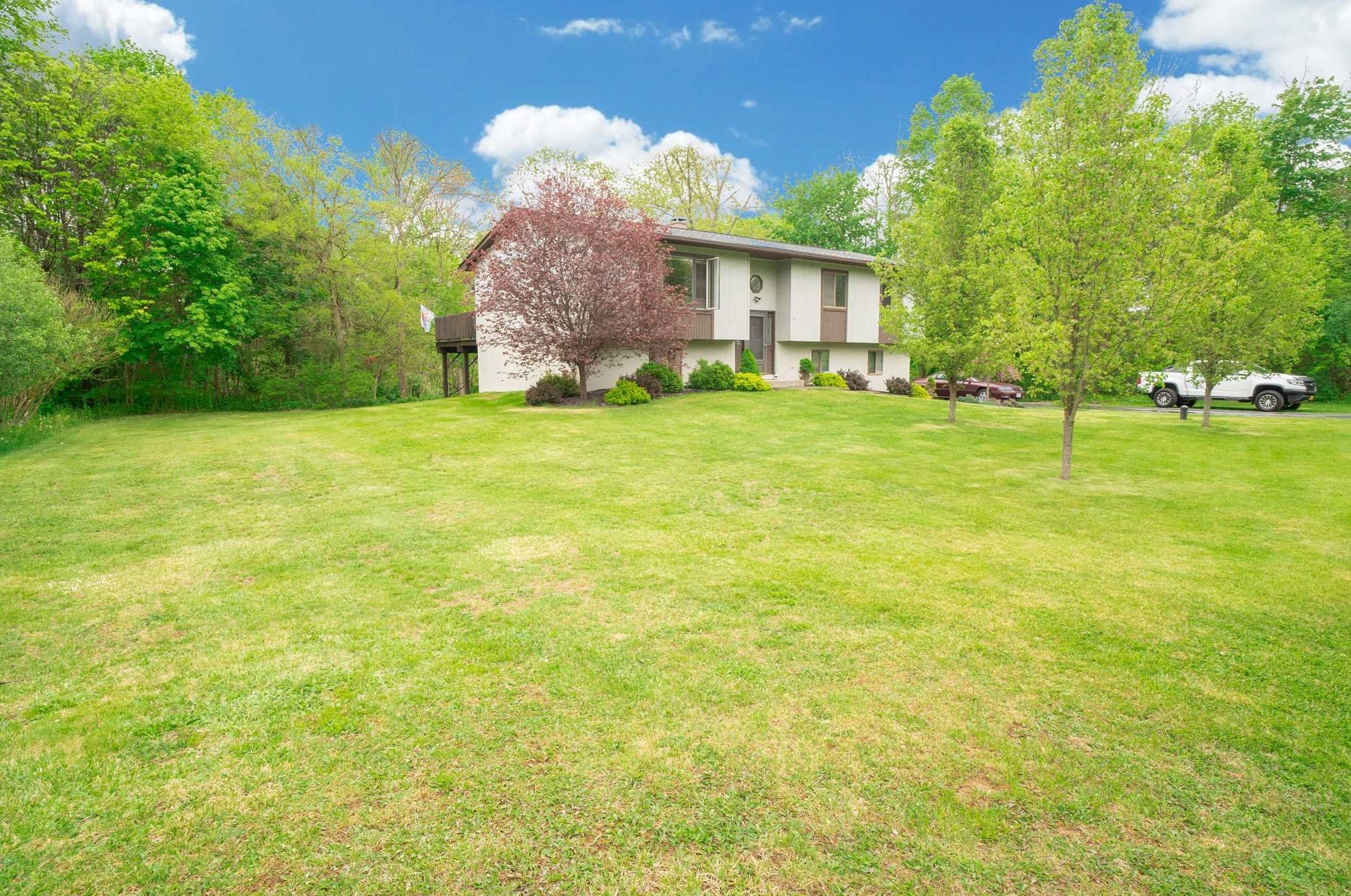 27 Teal Ln, Pleasant Valley, NY 12569