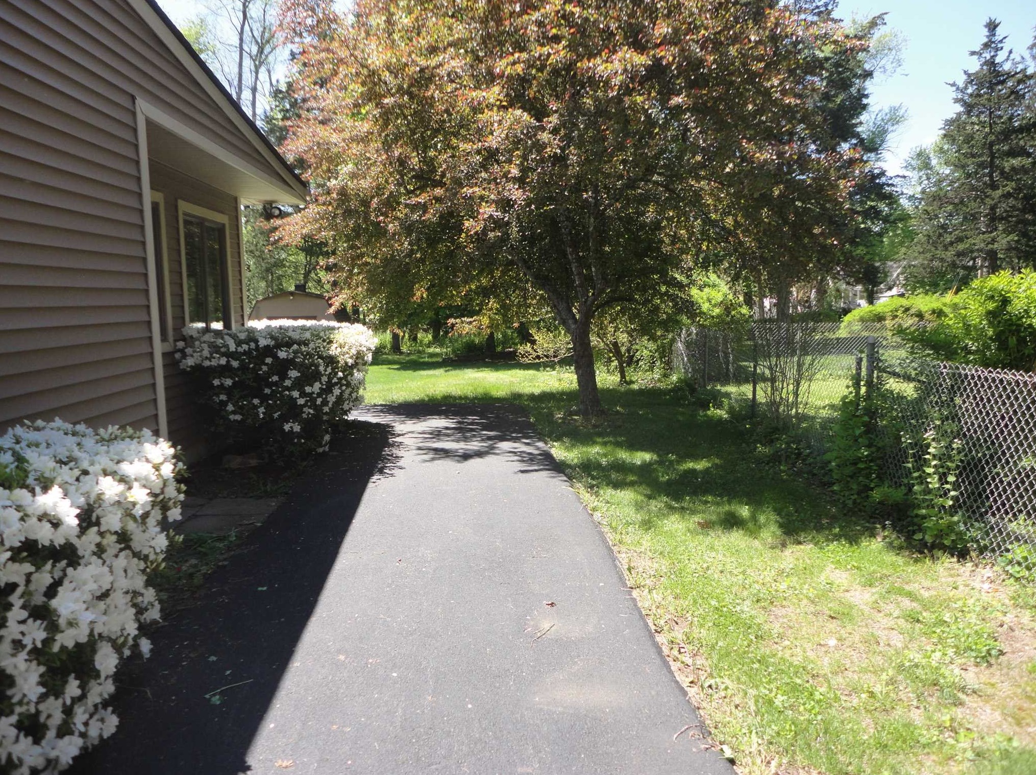 1 Schyler Dr, Poughkeepsie NY 12603 exterior